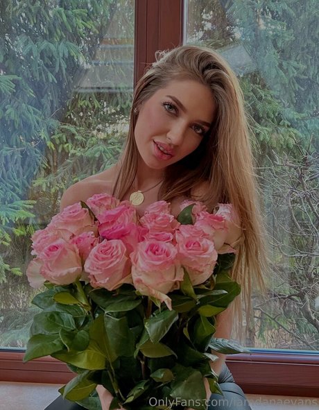 iamdanaevans adult model photo