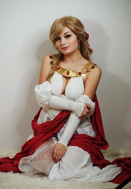 bella jynx model naked picture