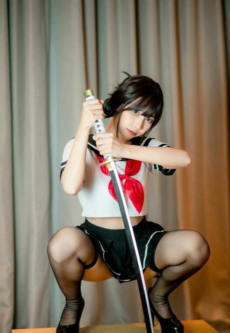 Aomjm model naked galleries