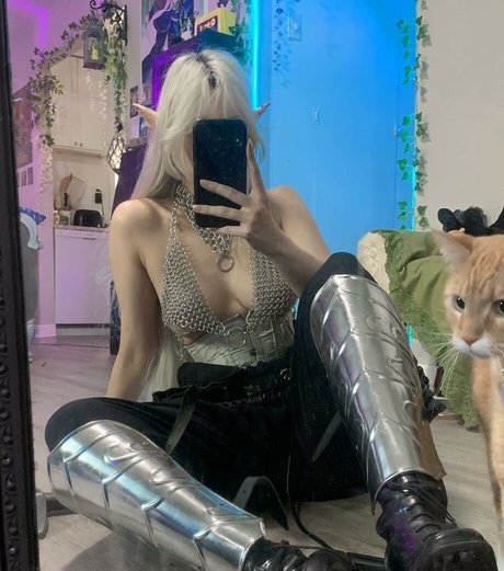 StyrlingElf naked pornstar galleries