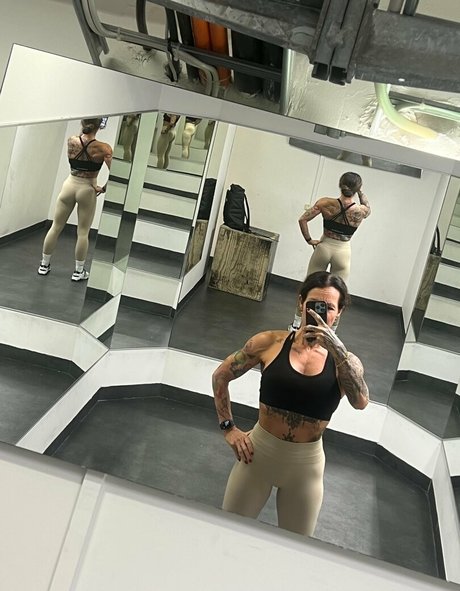 alpheratz porn model pictures