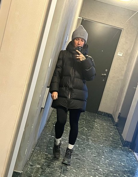 alpheratz model sexy photos