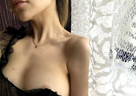 mhpeach star naked pictures