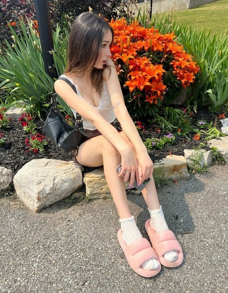 freelolamoon nice model photo