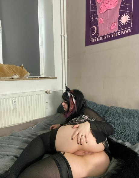 Xcrybebi hot model img