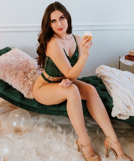 Ashley Jolly sex star picture