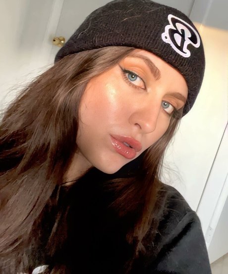 latina pussy onlyfans art nude photos