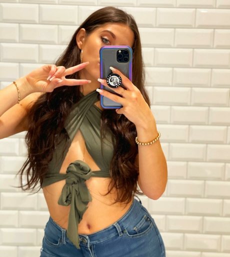 Ashley Jolly hot actress pics