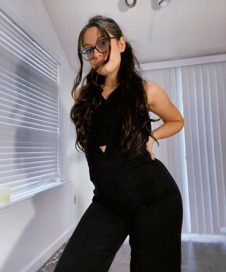 Ashley Jolly Profile pic