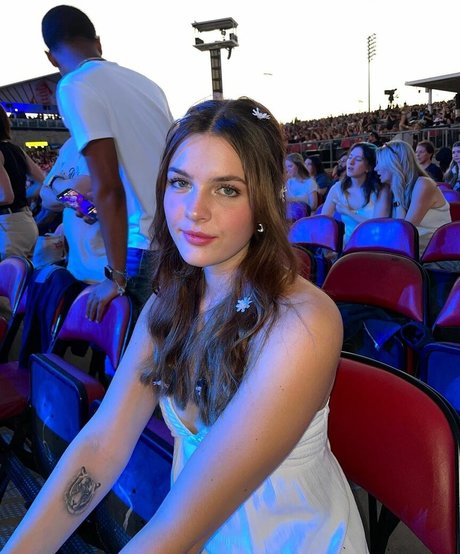 McKenzie Bell best actress img