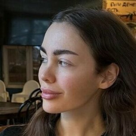 Toma Zhdanova pornographic model pics