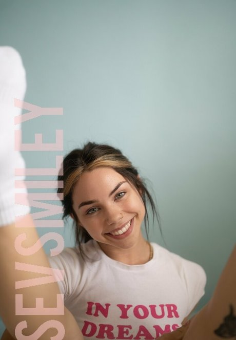 sevsmileyfree beautiful model gallery