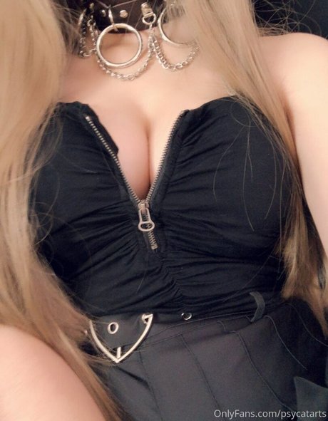 Psycatarts nudes model image