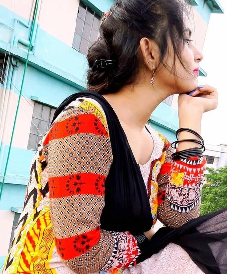 Aarohi Verma star perfect galleries