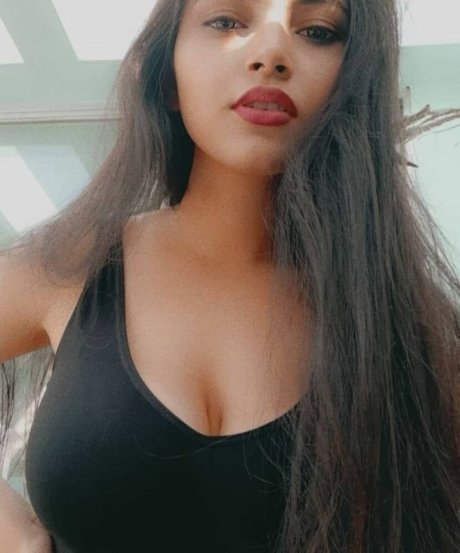 Aarohi Verma model naked pics