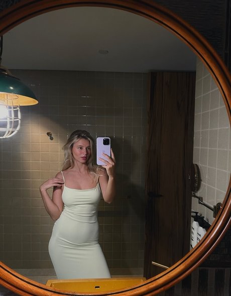 sophmoreschoolgirl pretty pornstar img