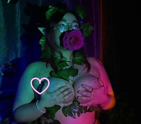 utkashnitke erotic pornstar img