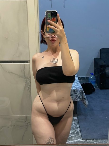 Nururkmz model hd galleries