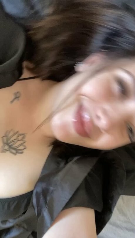 Nururkmz erotic actress image