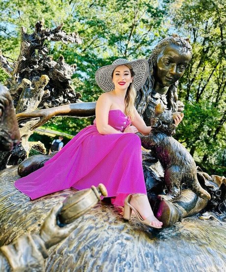 Robyn Adele Anderson model exclusive photo