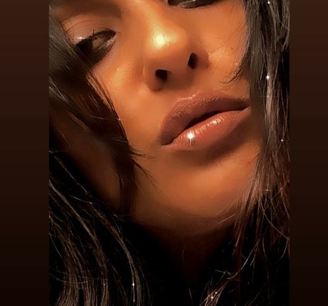 Vansheen Verma Sumbriya hot actress images