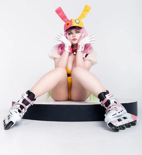 Caffeine Addict sex model gallery