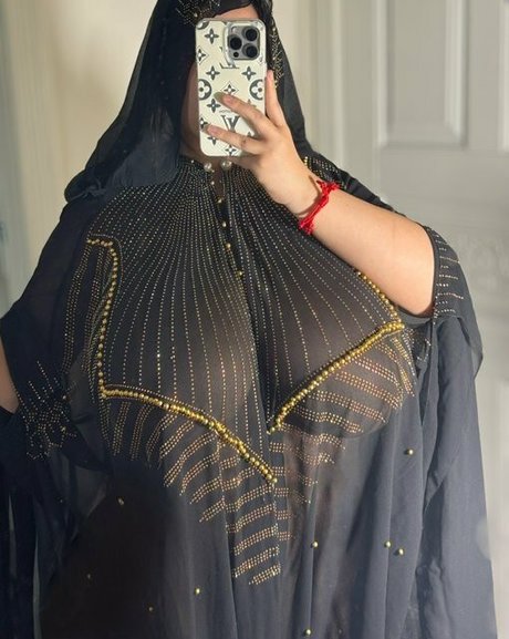 Pishen eva nude actress pics