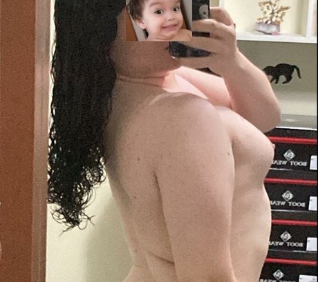 bellaerthal sex model img