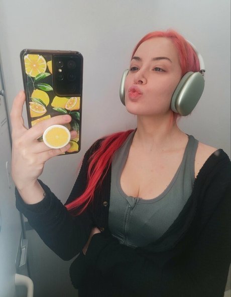 ItsLeslie star hd pic