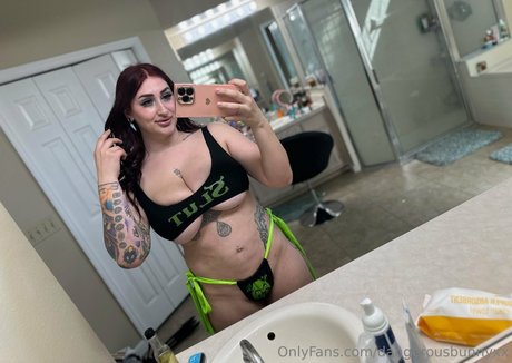 dangerousbunnyxx model free photo