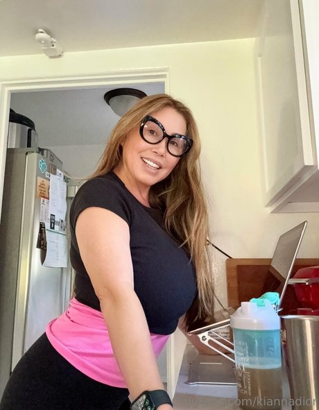 kiannadior model free img