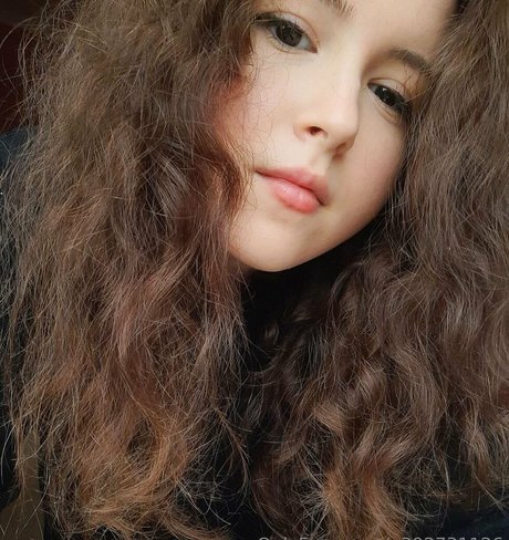 monamariaa adult actress pics