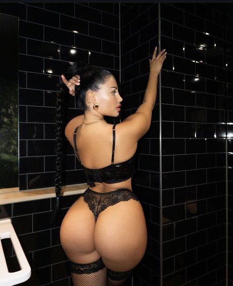 Baabyneea free pornstar photos