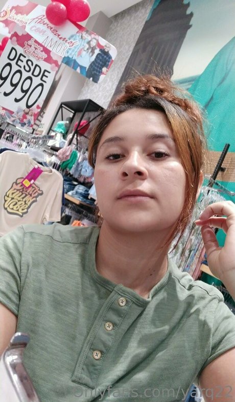 yarq22 pornstar nude picture