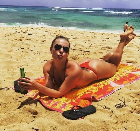 Agnes Bruckner top star galleries