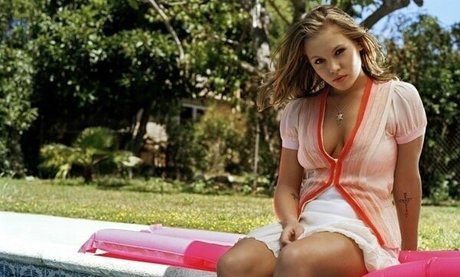 Agnes Bruckner best model gallery