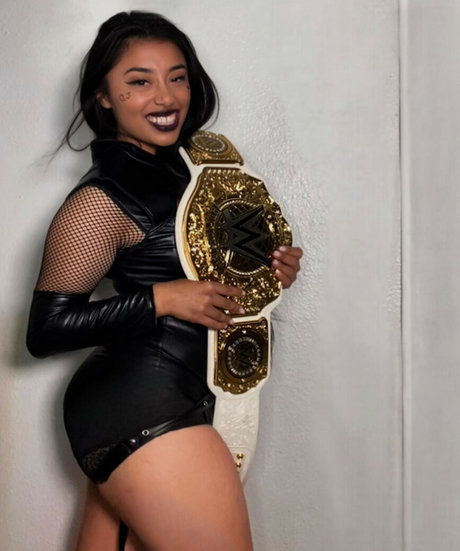 Minnieportable star nudes photo