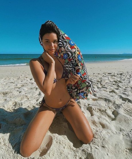 Talita Younan star beautiful photo