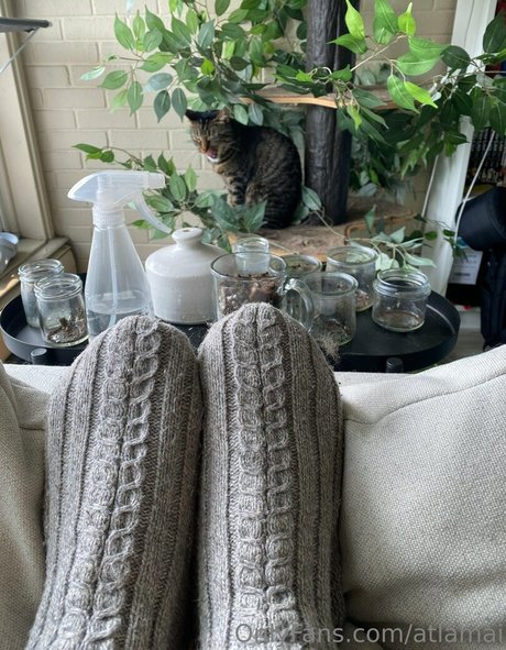 atlamai pornstar nude img