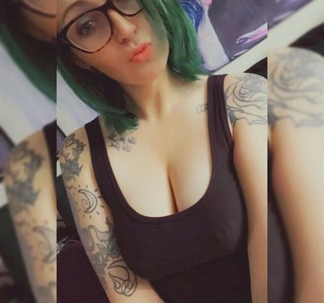 Curious Creature star exclusive pic