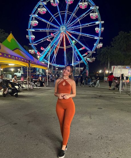 Leslie Machin pornstar erotic gallery