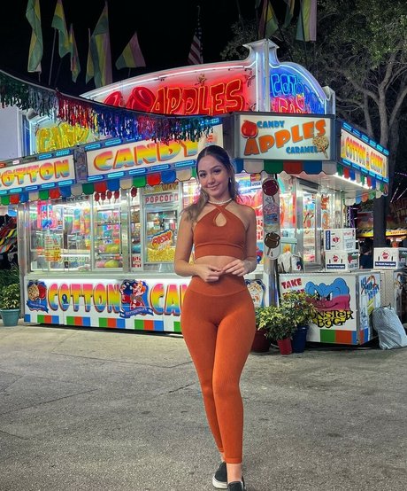 Leslie Machin nude actress galleries