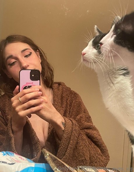 bamby eyes vip sex model picture