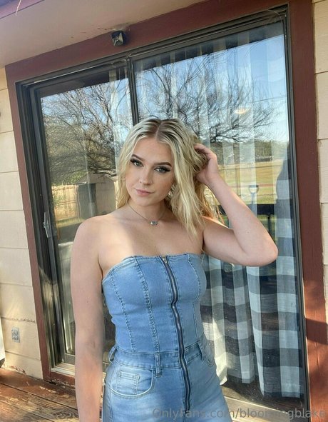 bloomingblake model erotic pic