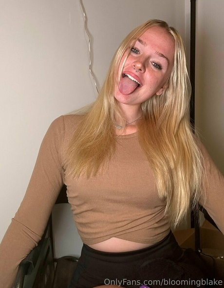 bloomingblake nudes star pics