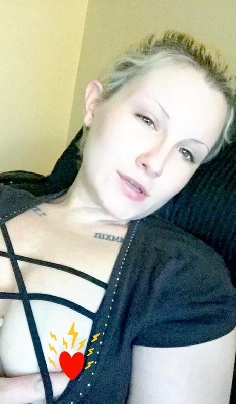 katiiemaedagoat hot pornstar picture