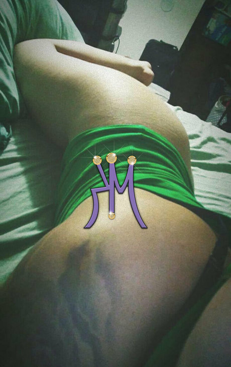 katiiemaedagoat model pretty pics