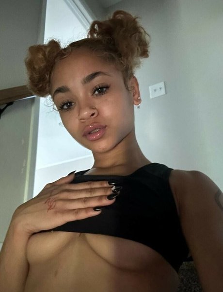 Miixeddoll model porn picture