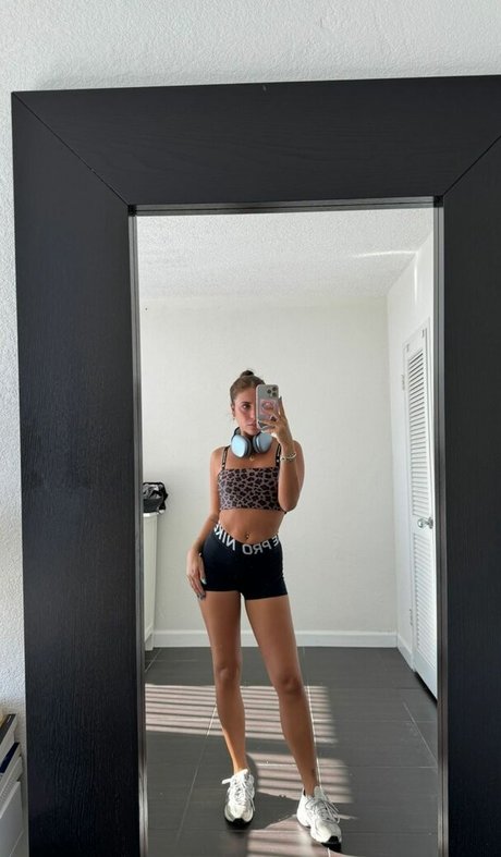 mynameisfrancescabiella erotic pornstar archive