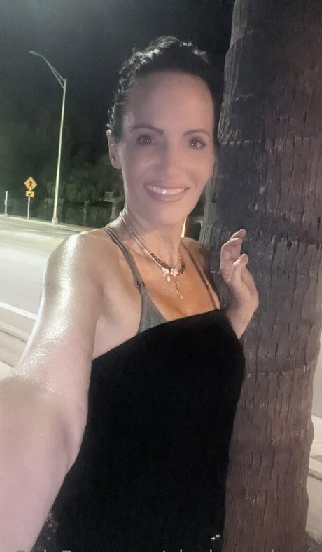 ainsley adams model pornographic images